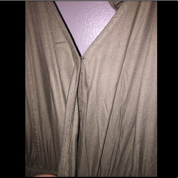 *NWT* American Eagle 🦅  Olive Halter Jumpsuit - Picture 4 of 7